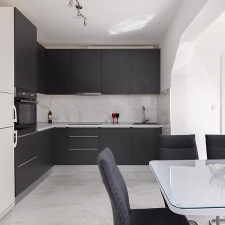 City Apartment Domagoj Omis Bagian luar foto