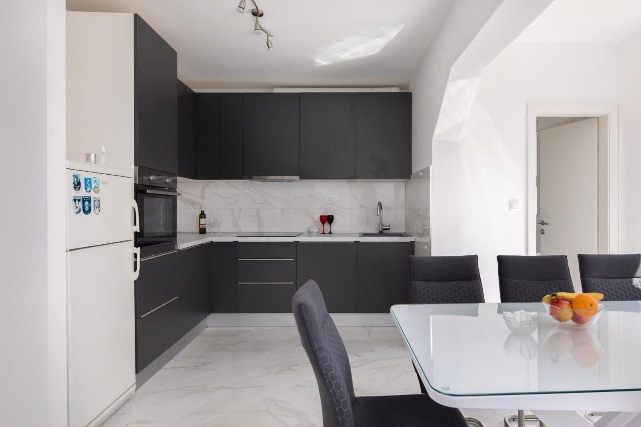 City Apartment Domagoj Omis Bagian luar foto