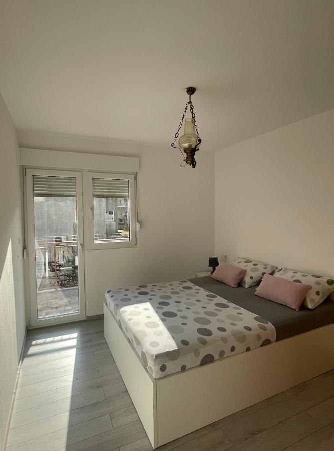 City Apartment Domagoj Omis Bagian luar foto
