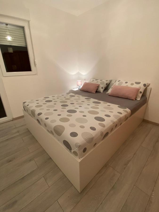 City Apartment Domagoj Omis Bagian luar foto