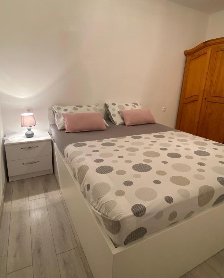 City Apartment Domagoj Omis Bagian luar foto
