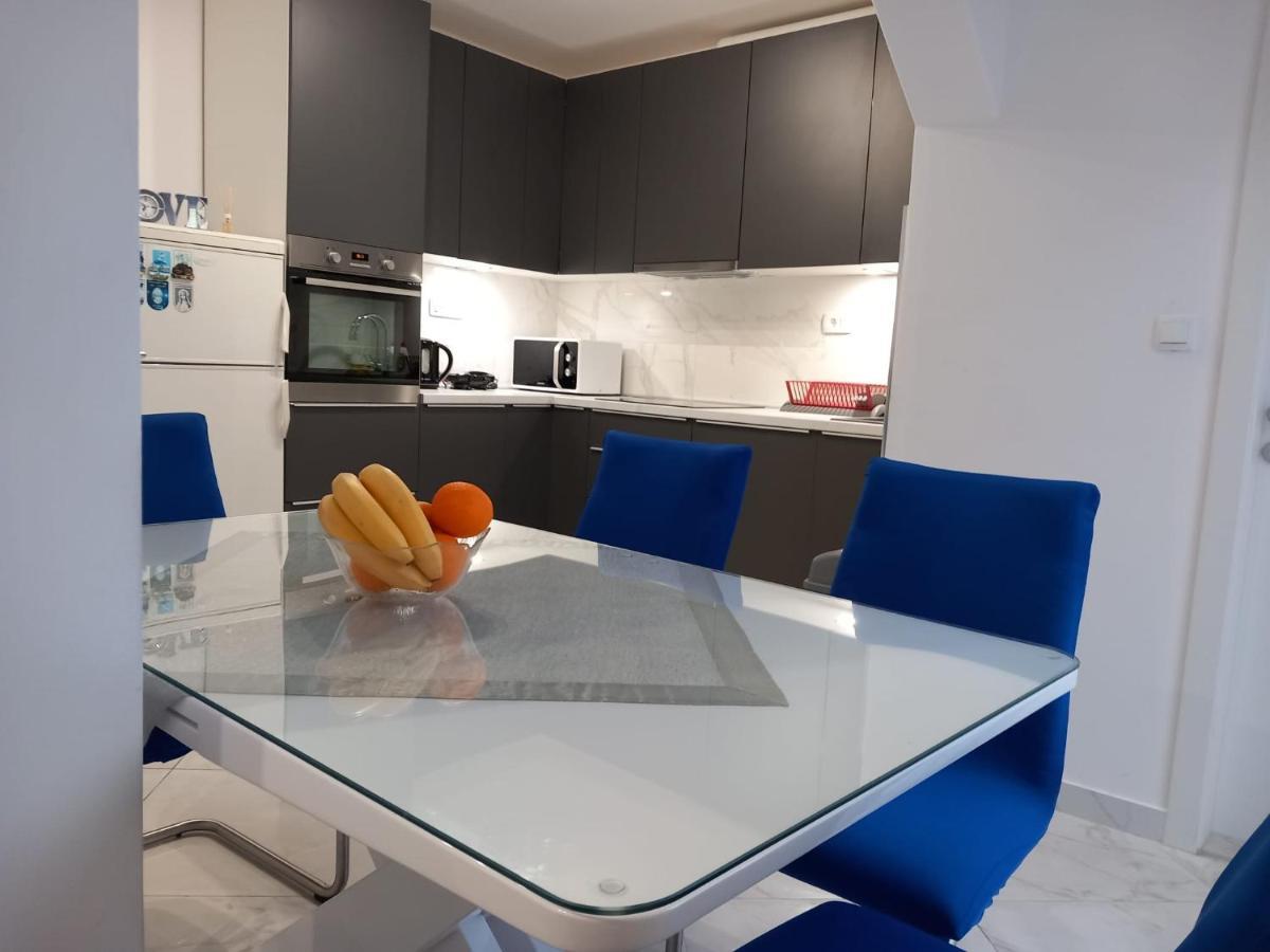 City Apartment Domagoj Omis Bagian luar foto
